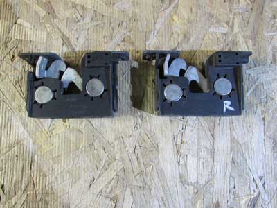 BMW Hood Latches Locks (Left and Right Set) 51237115229 E82 E90 E60 E63 E84 E834